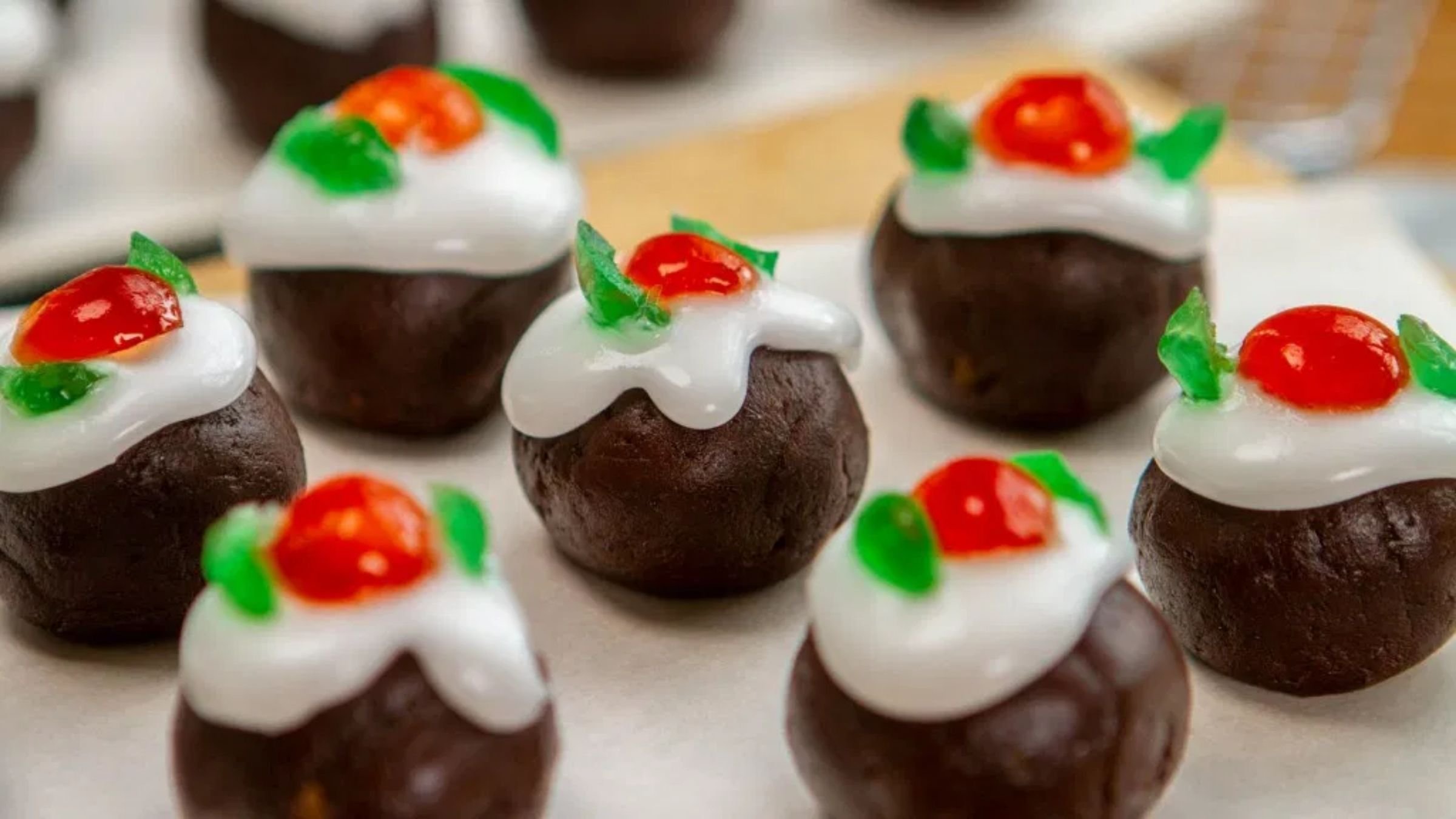 Mini Christmas Puddings | CSR Sugar